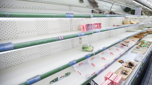 米涂配资 美长滩港货运量因关税暴跌三成 港口负责人：货架要空了