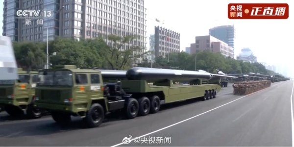 盈富忧配 转发！告慰先烈！这些先进武器我们也有了